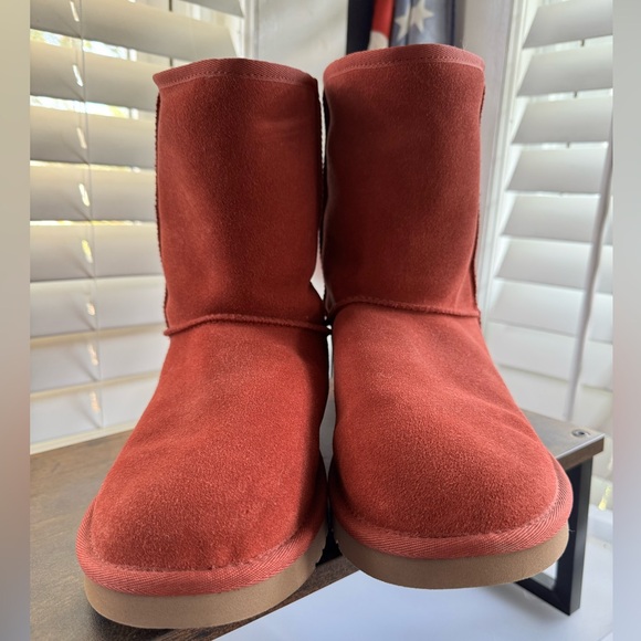 EUC Koolaburra by UGGS Red Suede Boots Size 11 Women’s - Picture 1 of 3